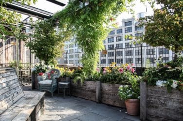 NYC ROOFTOP BARHOPPING!